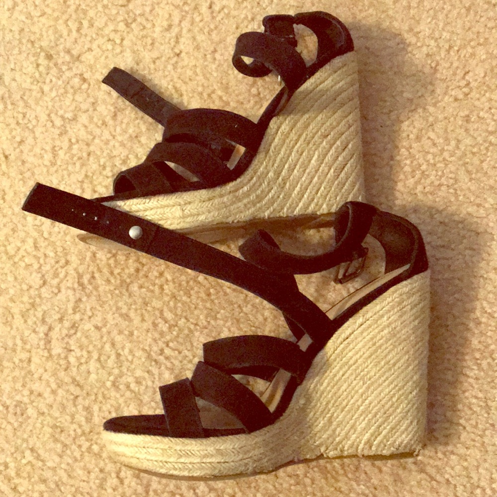Black wedges!